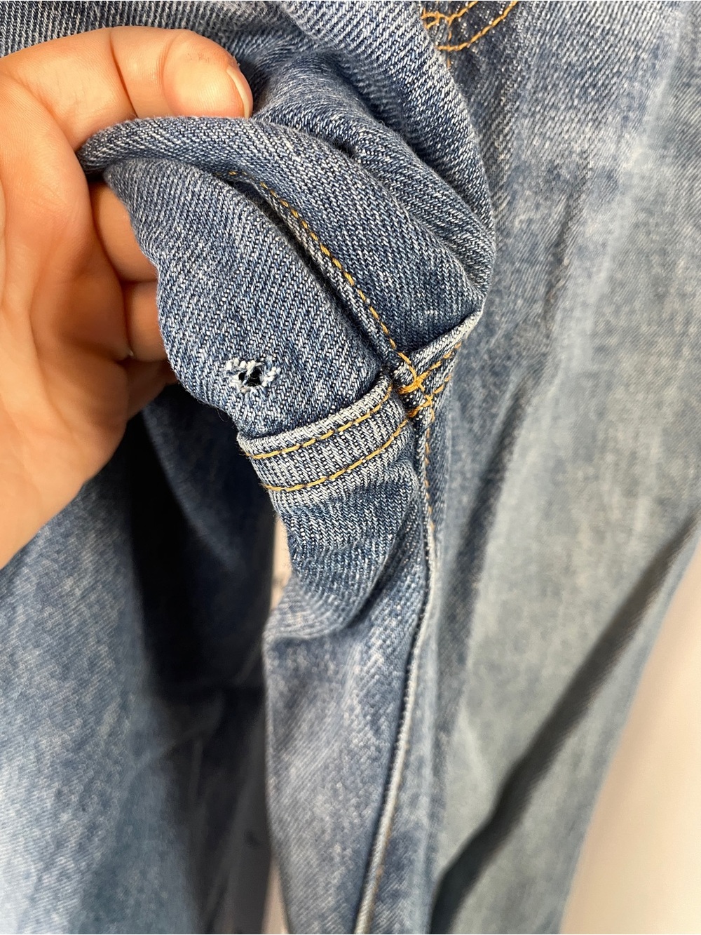 Levi’s | Ribcage Wide Leg Raw Hem Medium Wash Denim Jeans Size 25 *flawed - Picture 9 of 9